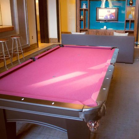 Crystal Quarters Furnished Apartments At The Gramercy Арлингтон Экстерьер фото